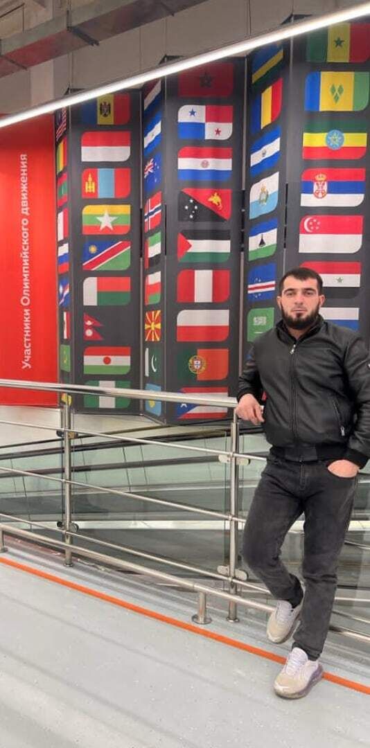  31764625  Amirhan, 31 ,    