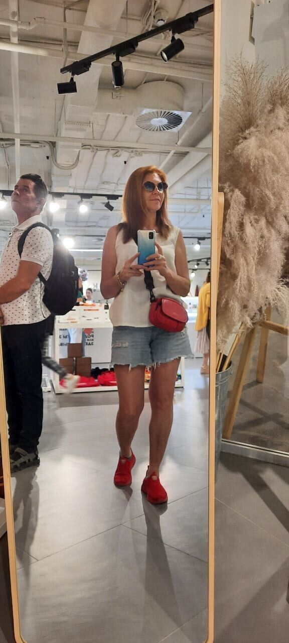 38993255  Gulnara, 51 ,    