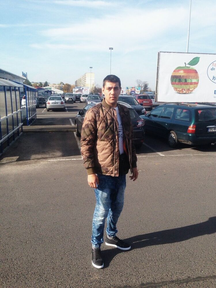  ,   Vasea, 31 ,  