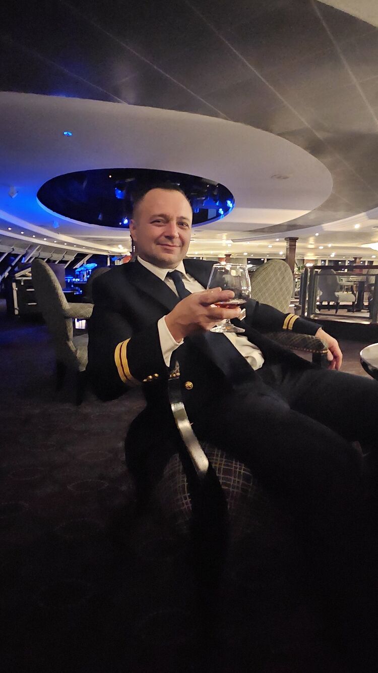  ,   Nikolay, 40 ,   ,   