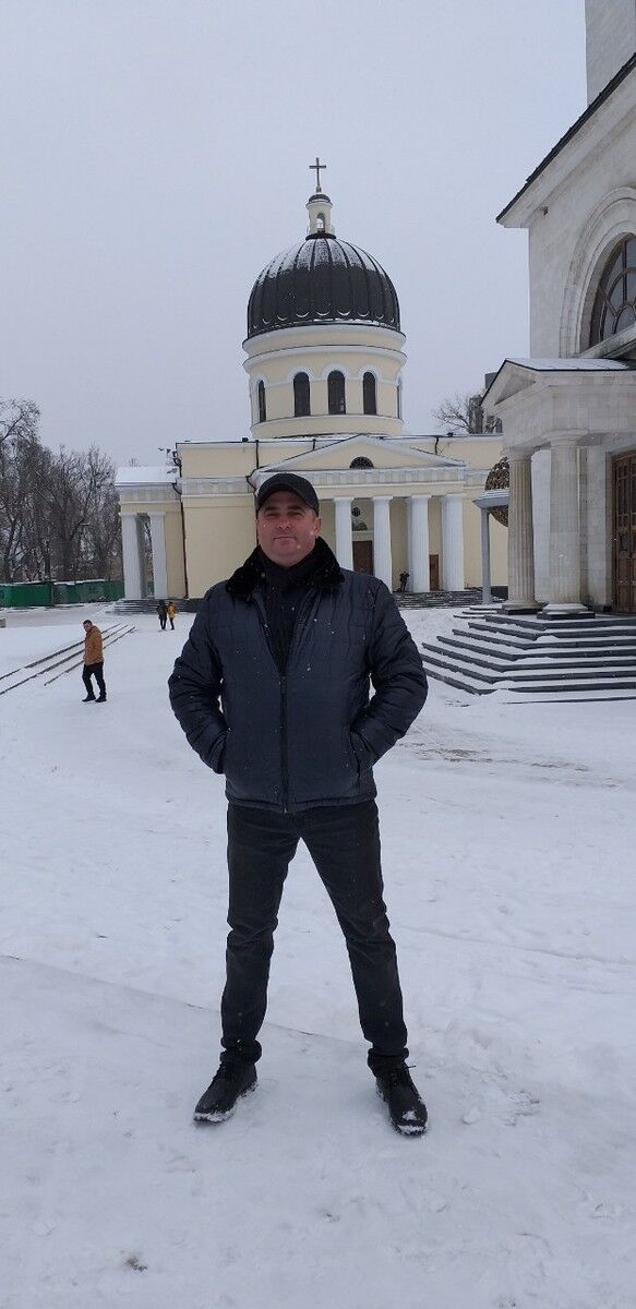  ,   Liviu, 45 ,   ,   , c 