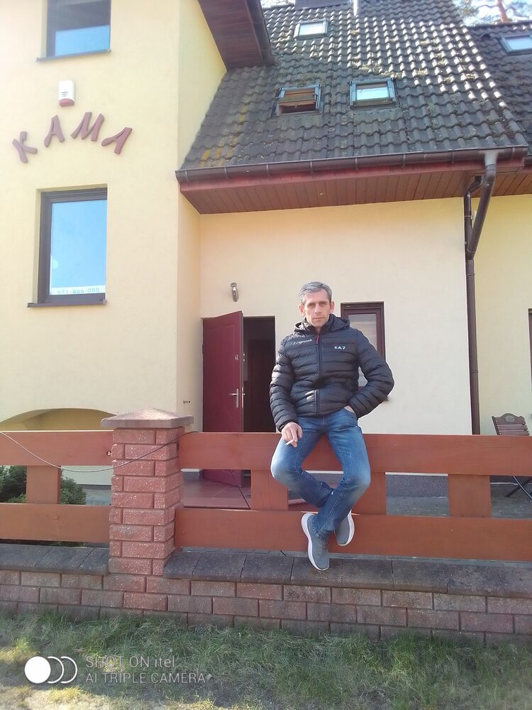  25864895  Valeri, 43 ,    