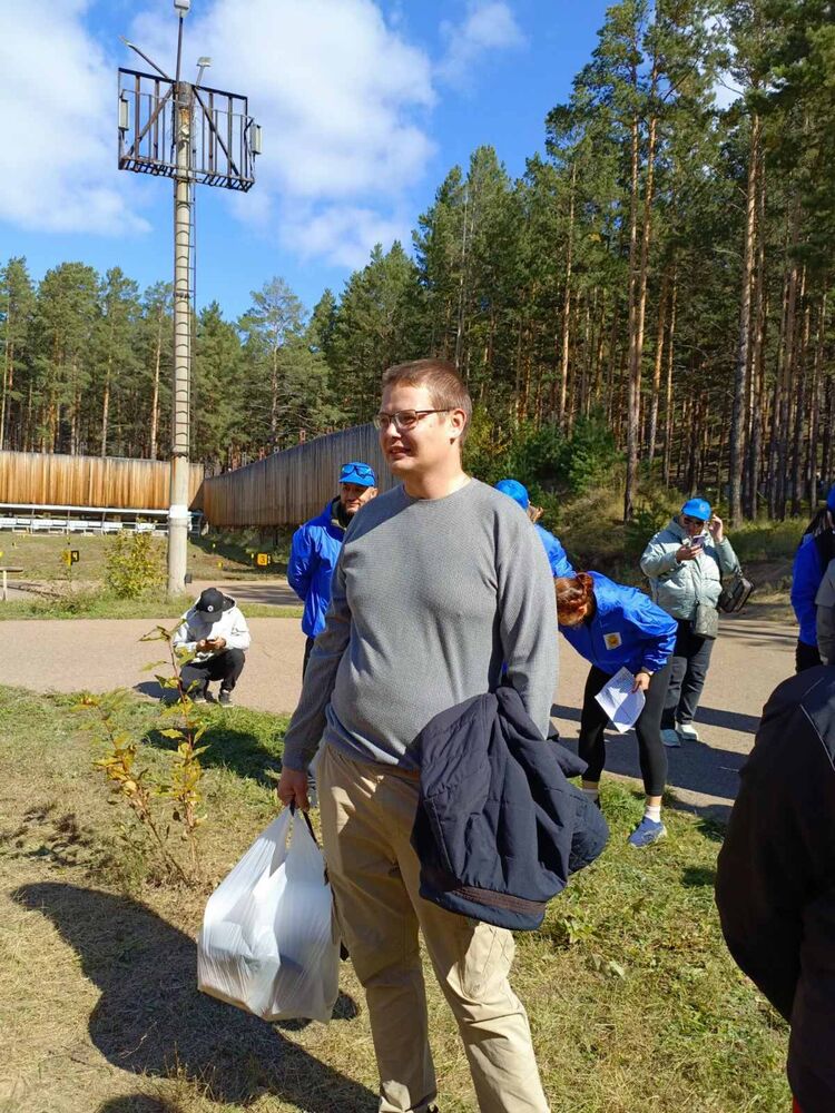  52583735  , 33 ,    -