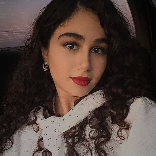  54378775  Katiya, 19 ,    