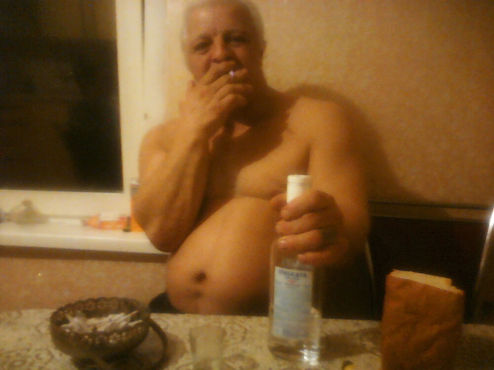  15267635  Viktor, 54 ,    