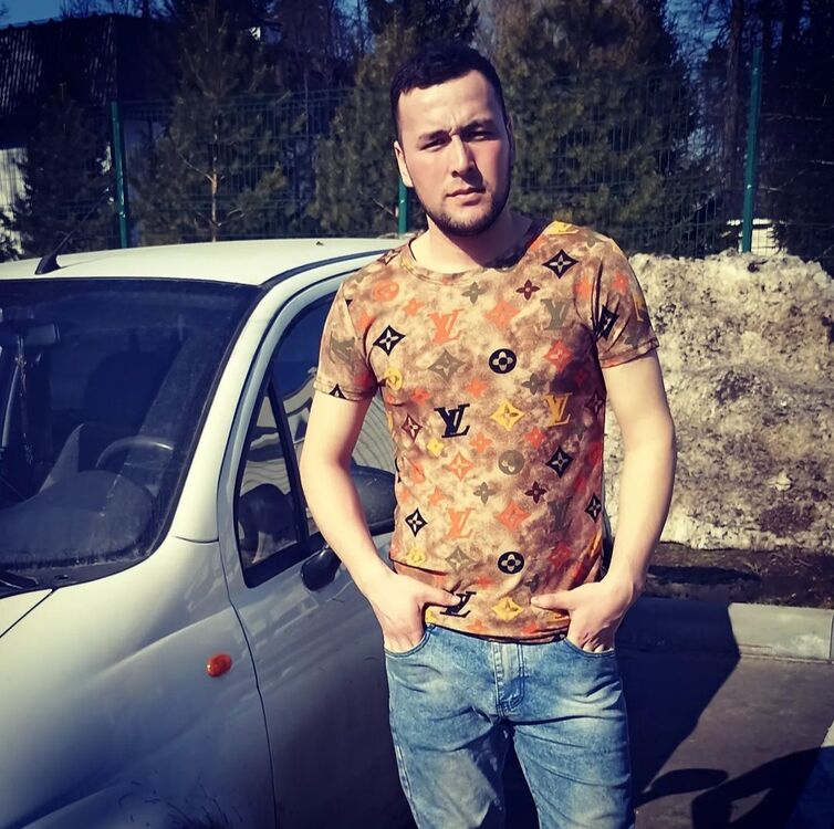  43436295  Akromjon, 23 ,    