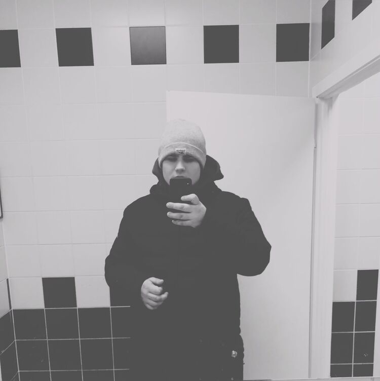  44173385  , 22 ,    