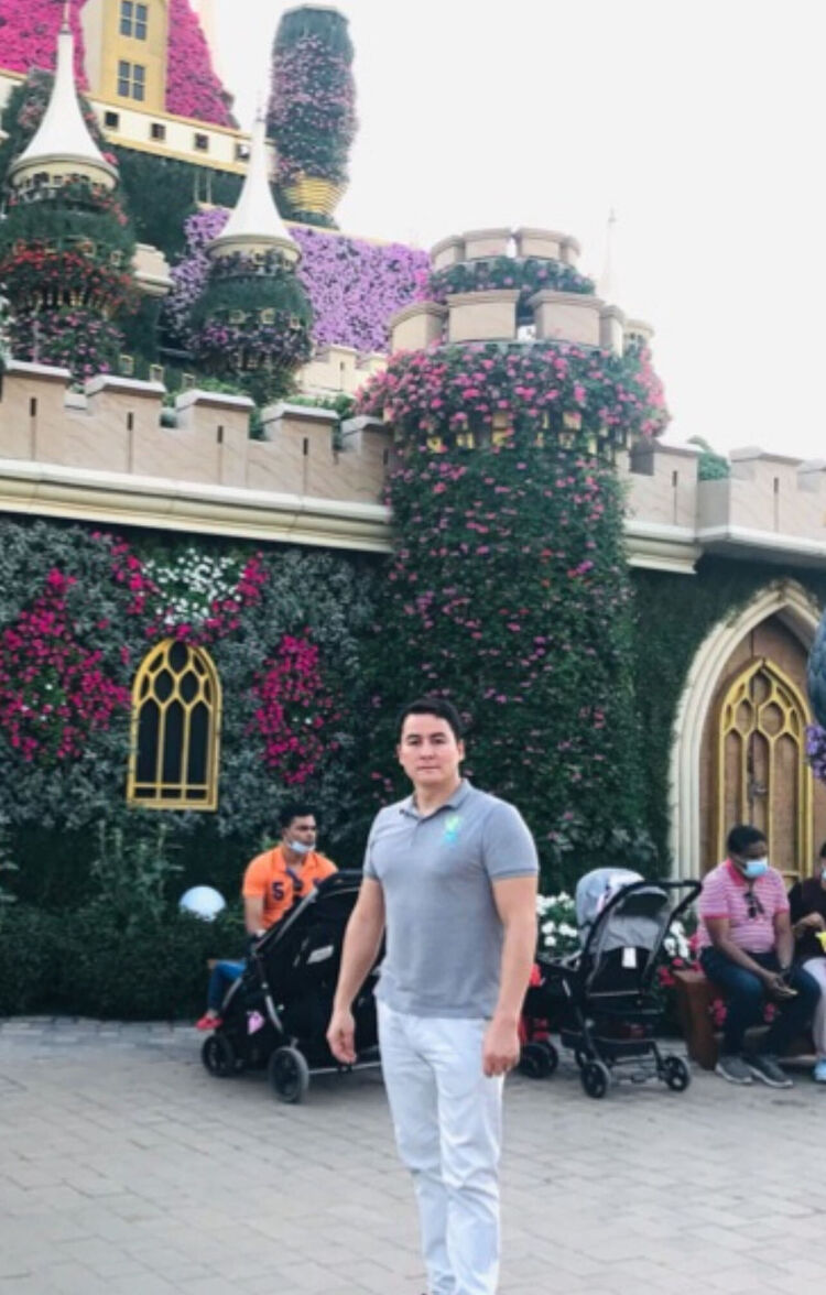  54082655  R   M, 32 ,    