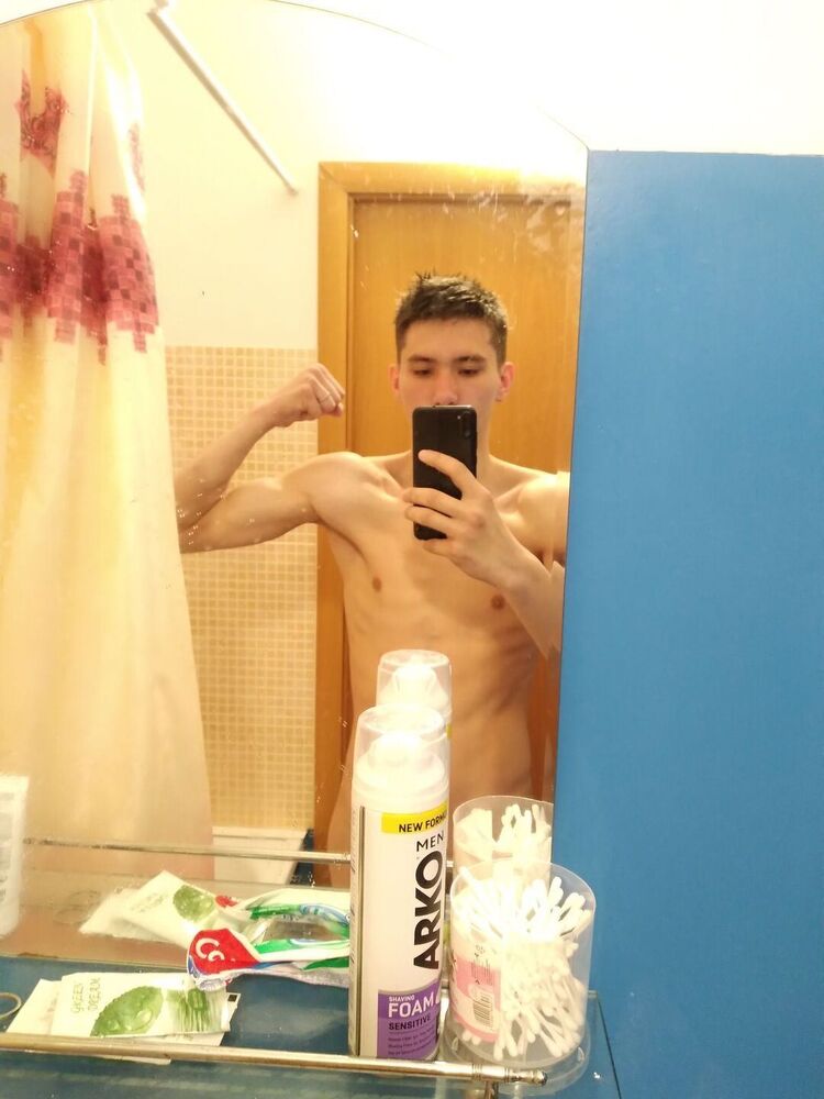  26590575  Daniil, 22 ,    