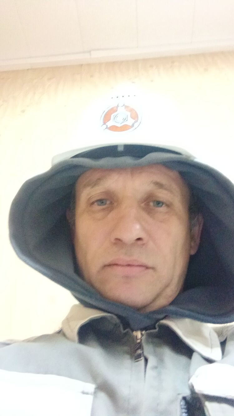  51424825  Vasily, 40 ,    
