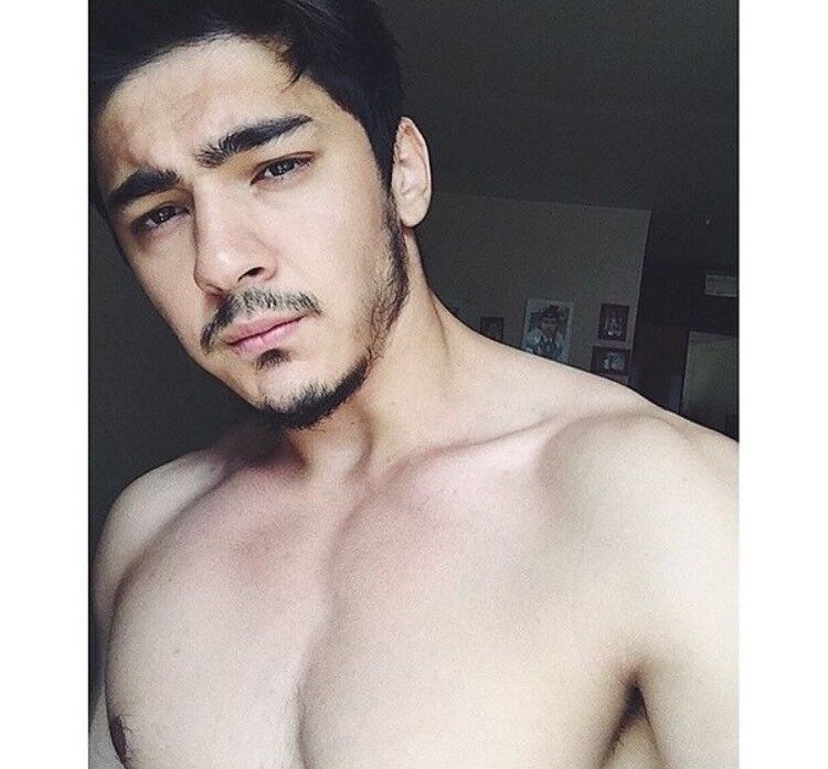  11215525  Niko, 30 ,    