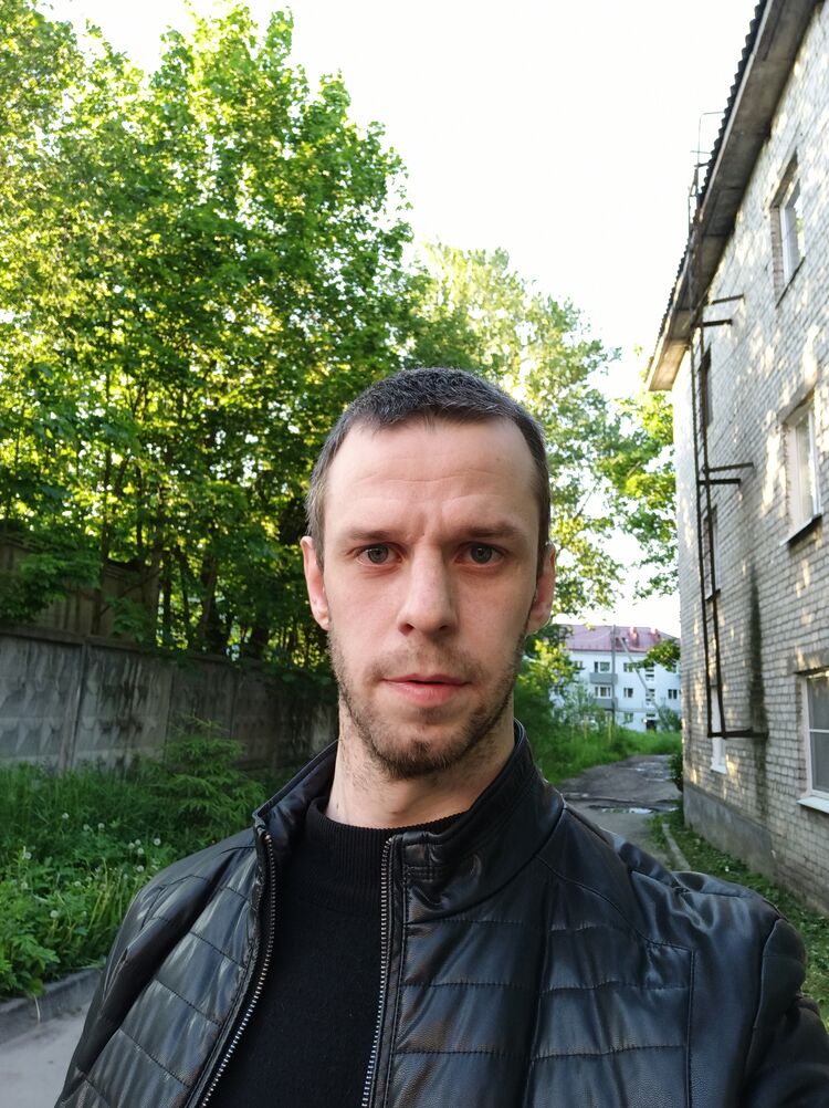  27596805  Stanislav, 34 ,    