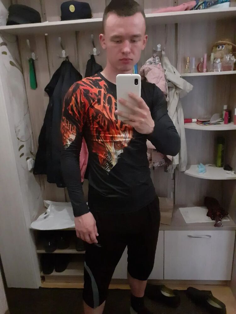  29233475  Ivan, 24 ,    