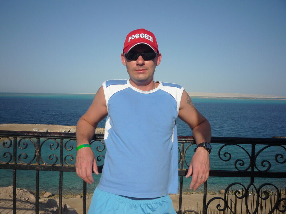  21210415  Alex, 44 ,     