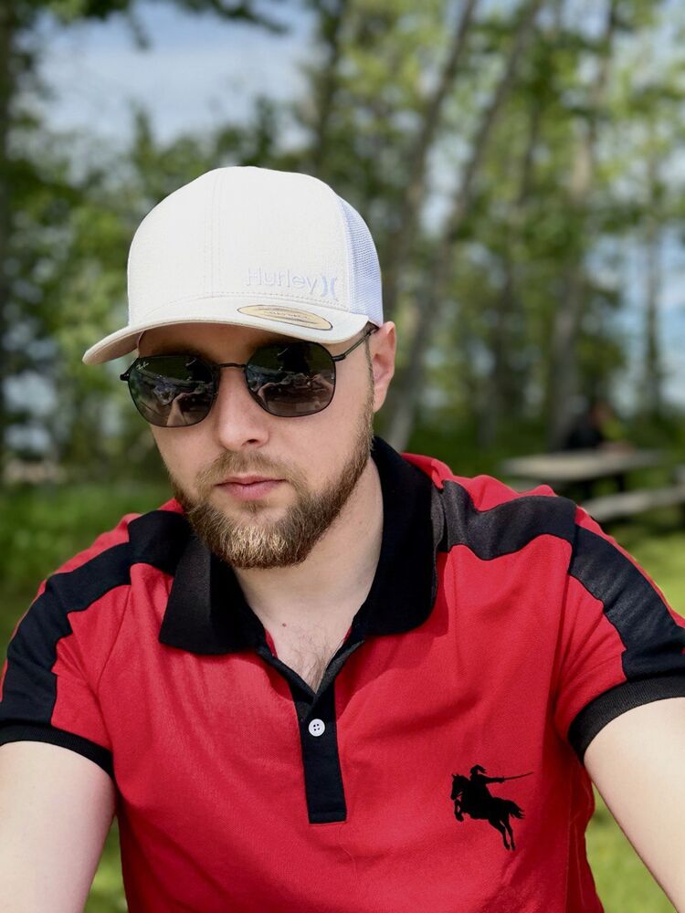  49961635  Nick, 31 ,    Edmonton