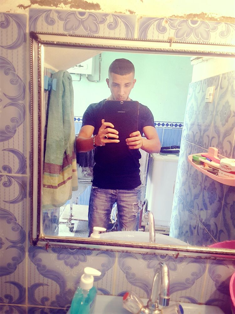  24450755  Yones, 34 ,    Oued Sly