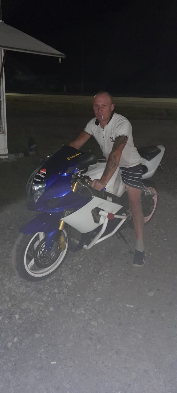  41958275  Vadim, 37 ,    