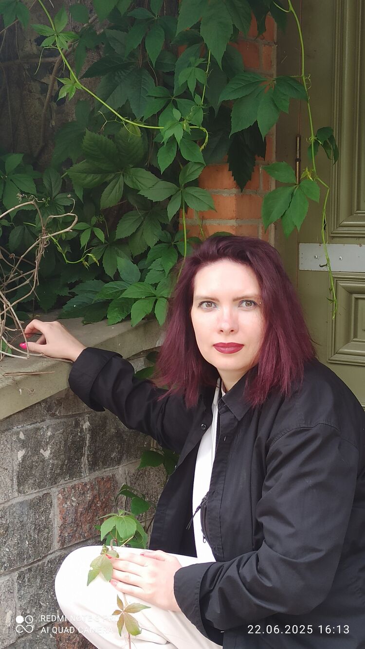  52225385  Pani Oksana, 35 ,    