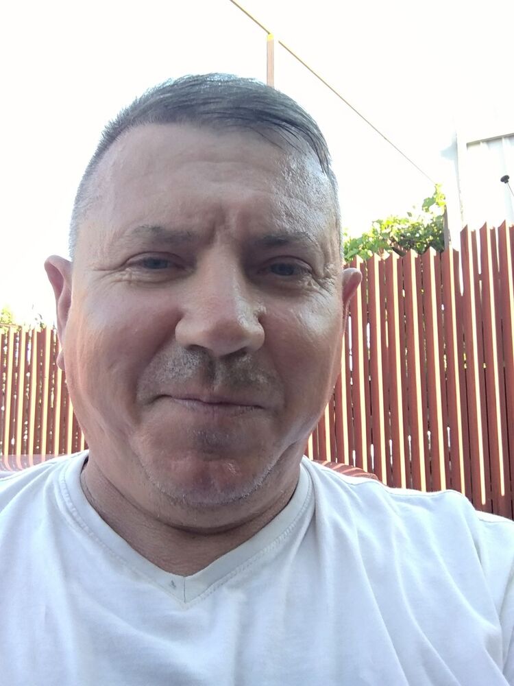  ,   NIK, 54 ,     , c 