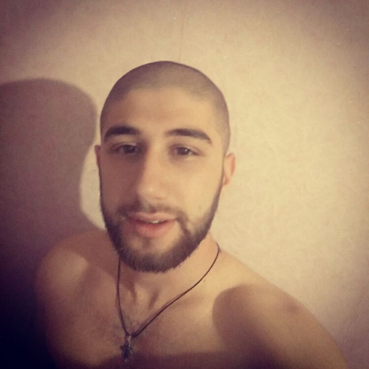  ,   Artur, 29 ,   ,   , c 