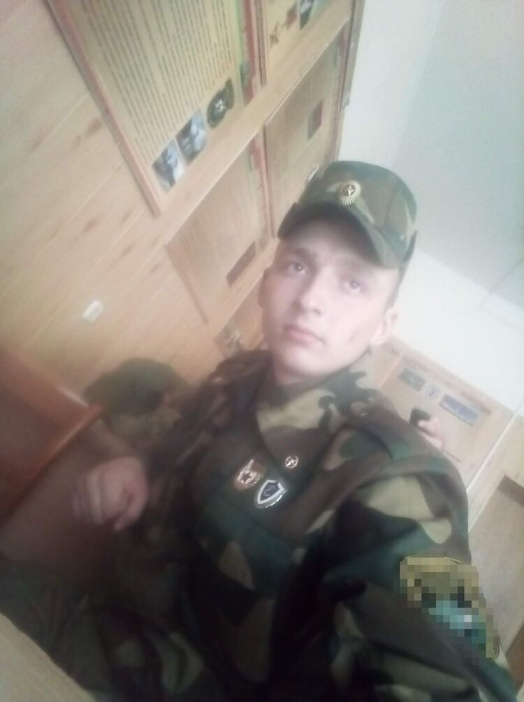  44263875  Maksim, 26 ,    