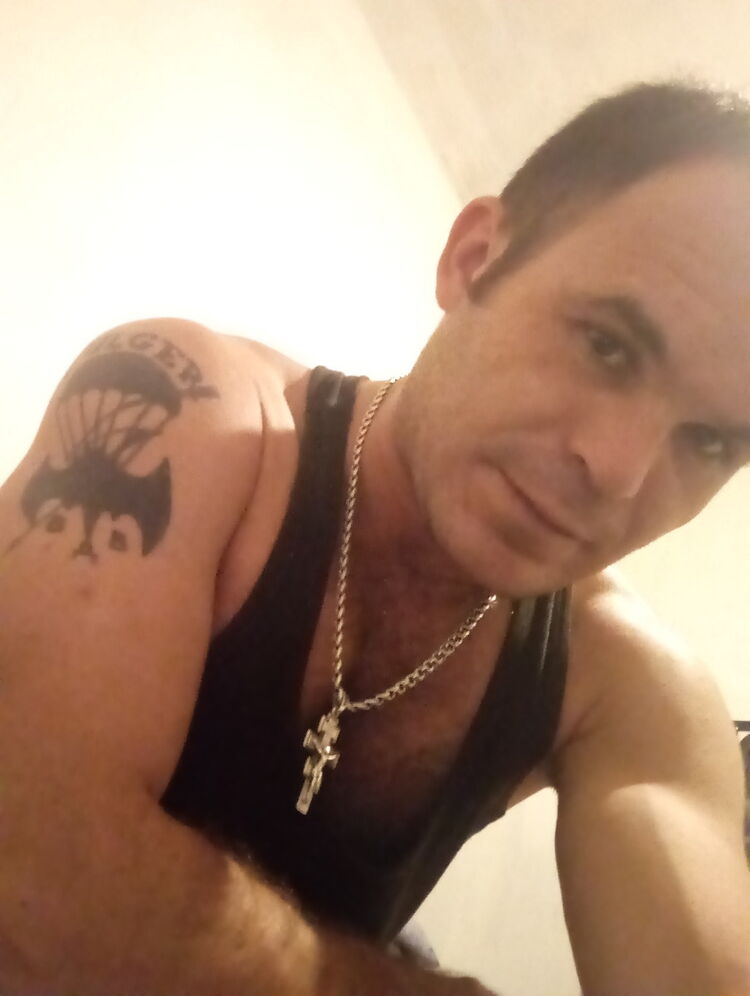  14183965  Rusik, 35 ,    -