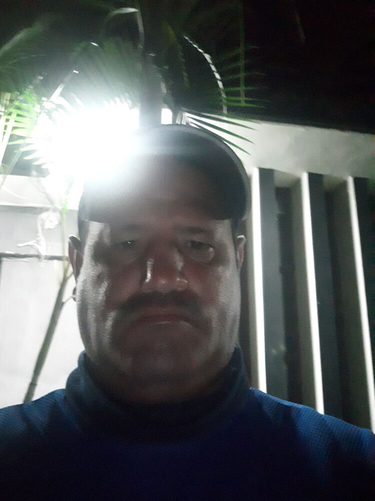 47189805  Yunior, 44 ,    