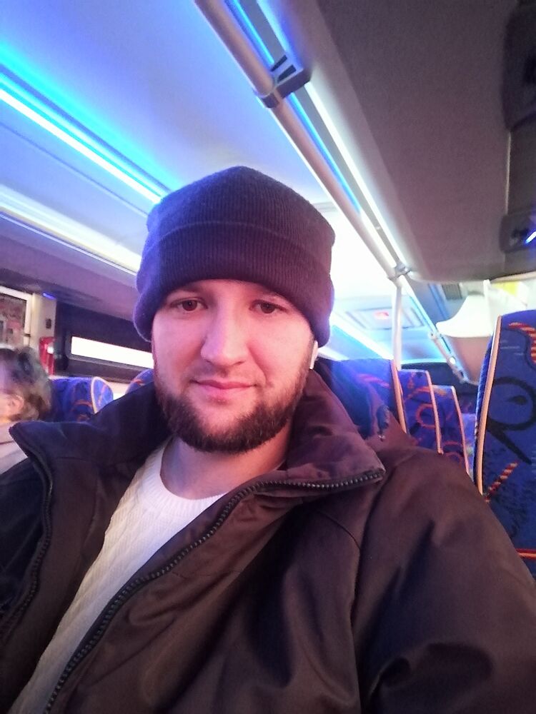  26301785  ANTON, 38 ,    