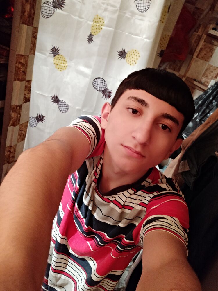  28236215  Levon, 22 ,    