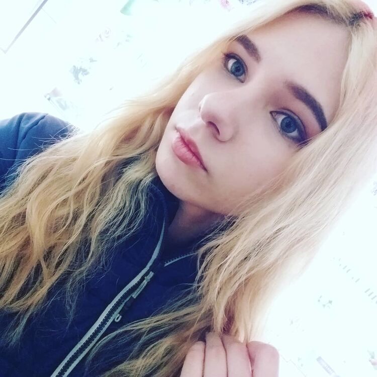  ,   Kira, 24 ,  