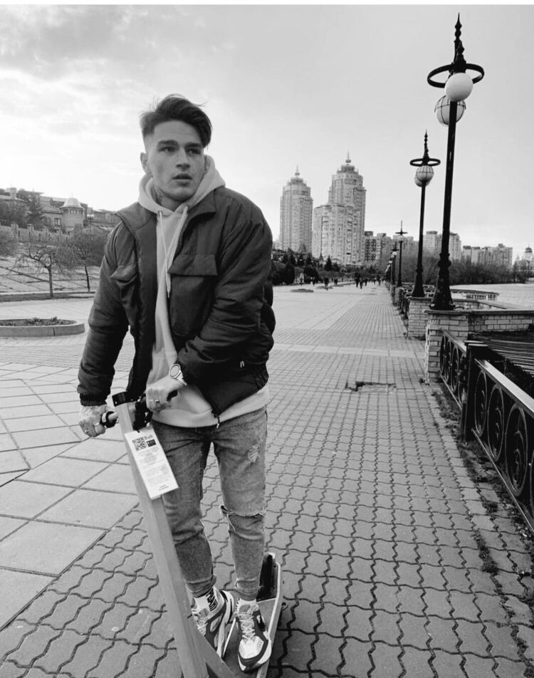  35665885  Aleksandr, 26 ,    