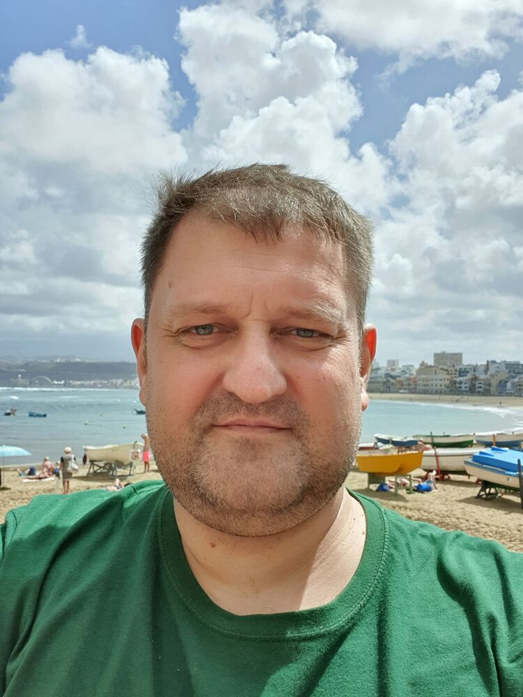  38188415  Sigunia, 44 ,    