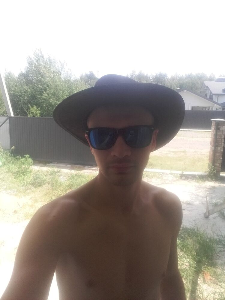  18858475  Adidas, 33 ,    