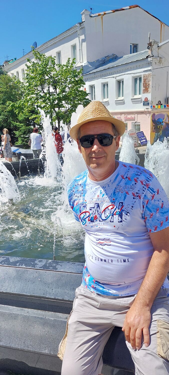  35071615  Oleg, 59 ,    