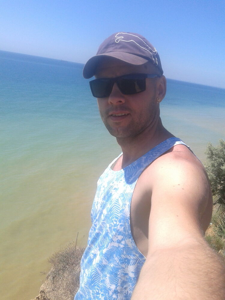  14636235  Voxa, 40 ,    