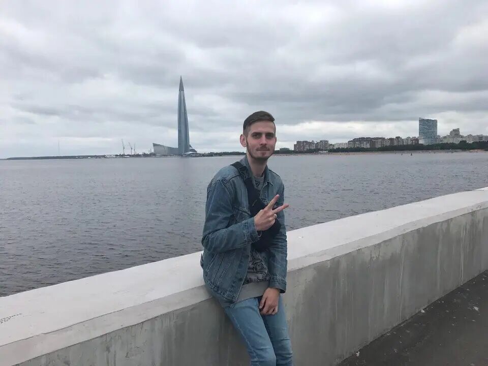 47608795  Alex Verso, 32 ,    -