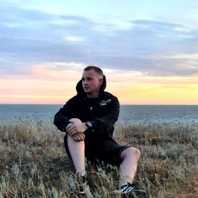  50981305  Vladislav, 22 ,    