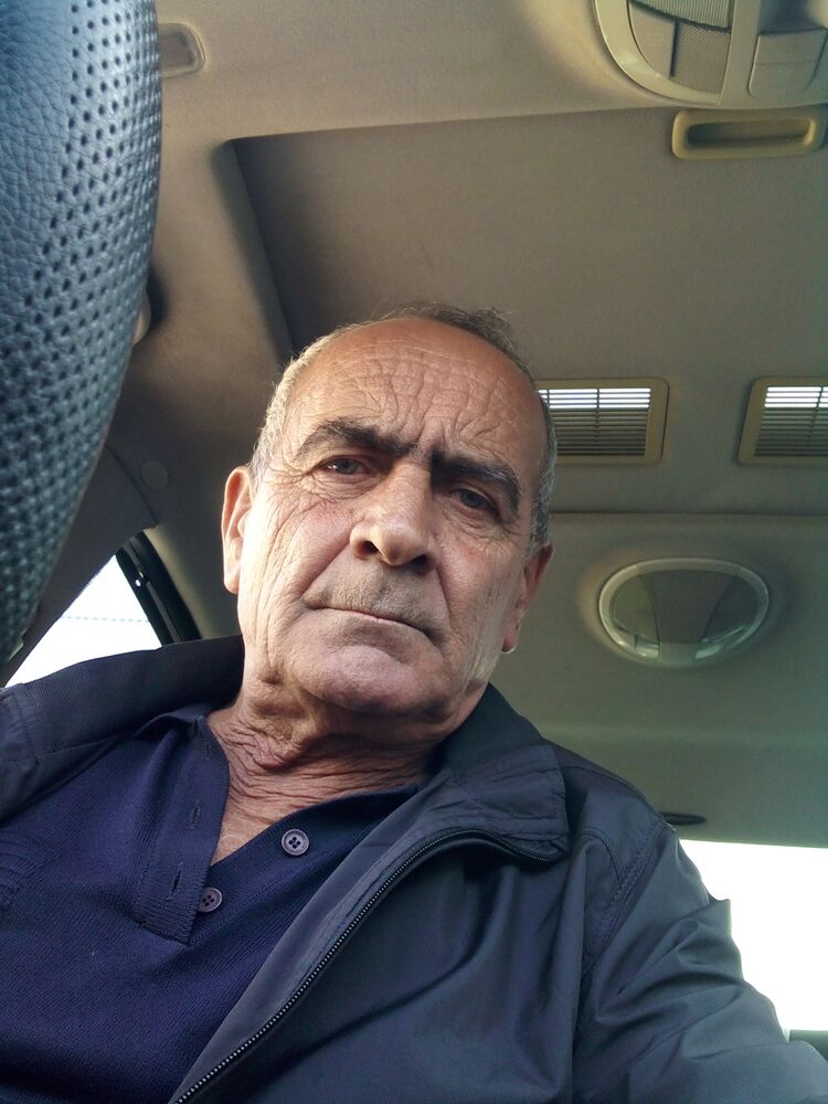  54469085  Rasim, 64 ,    