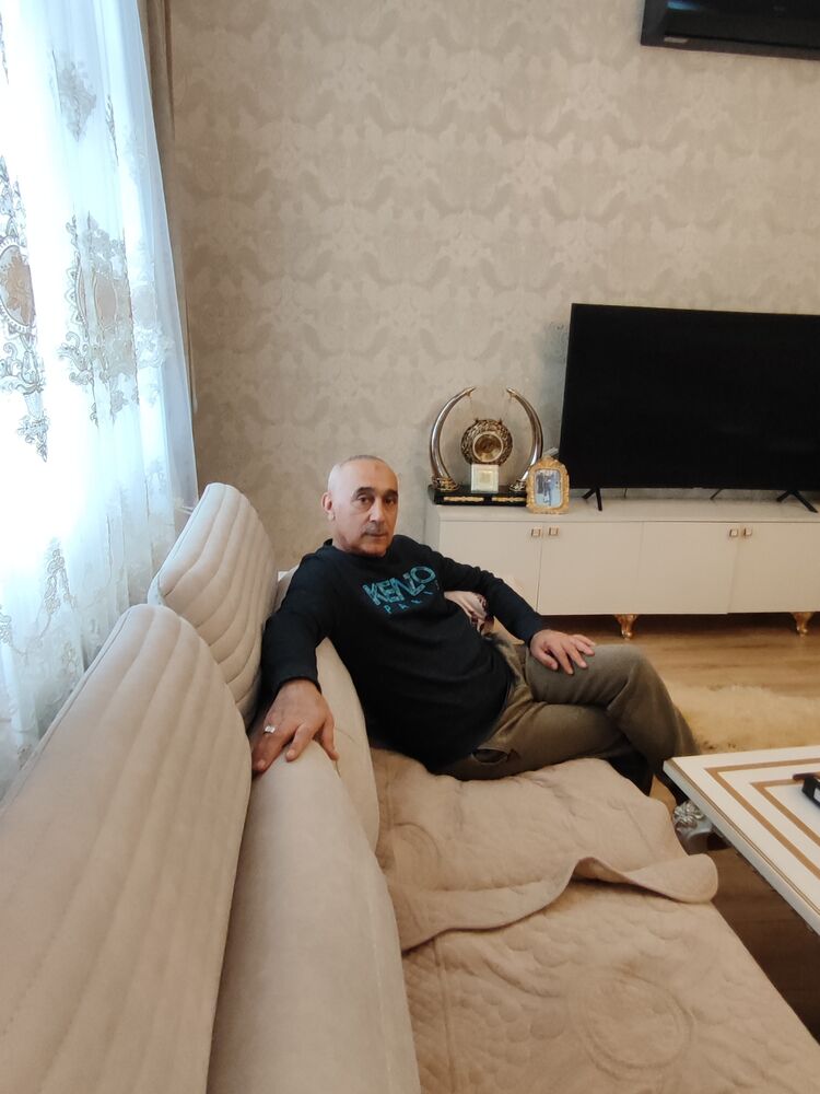  43214075  Etibar, 55 ,    