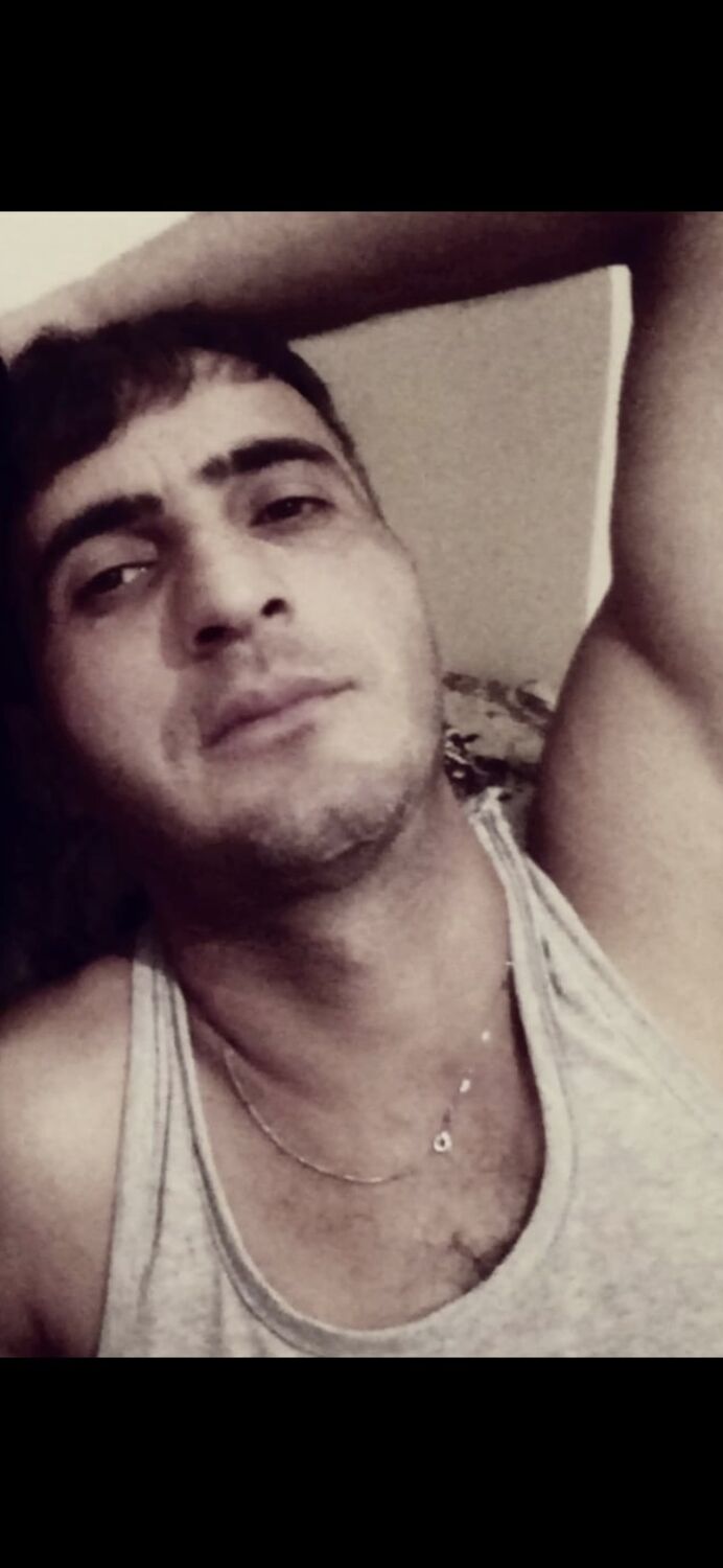  38816745  Amid, 40 ,    