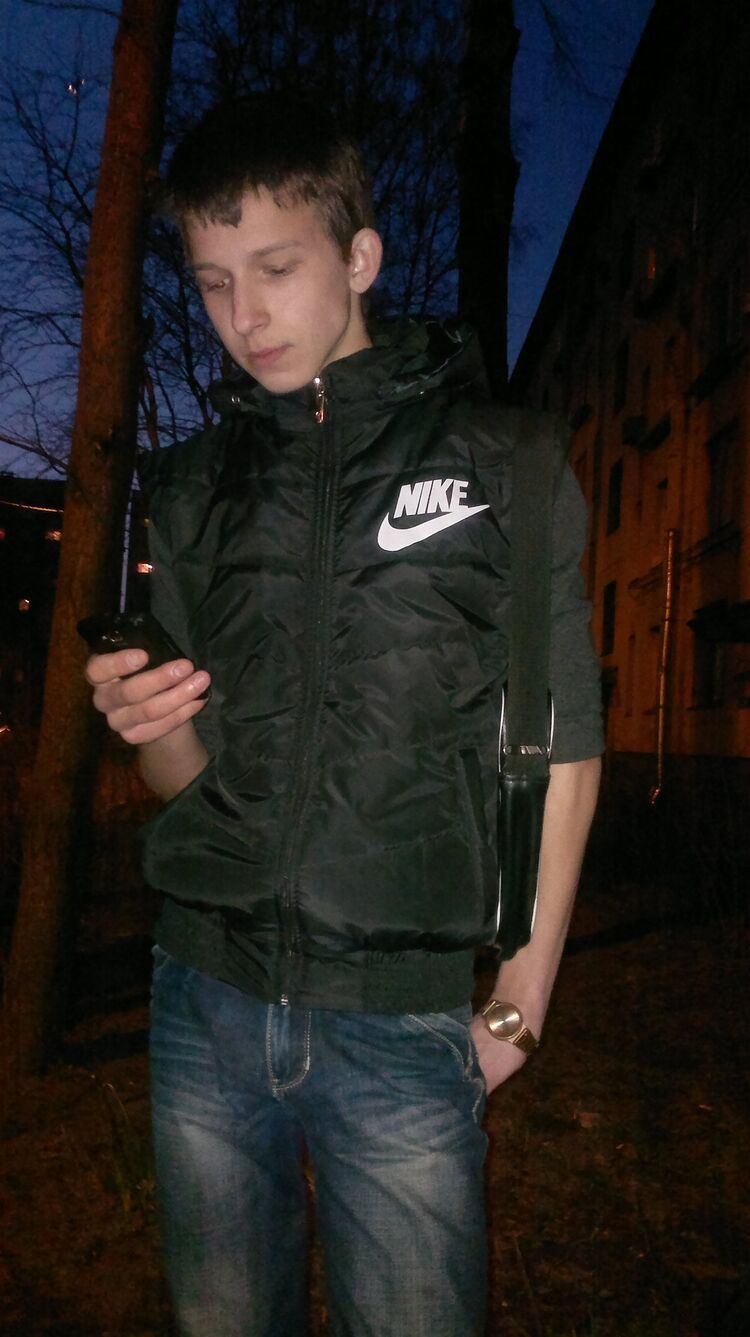  25790755  Alexander, 27 ,    