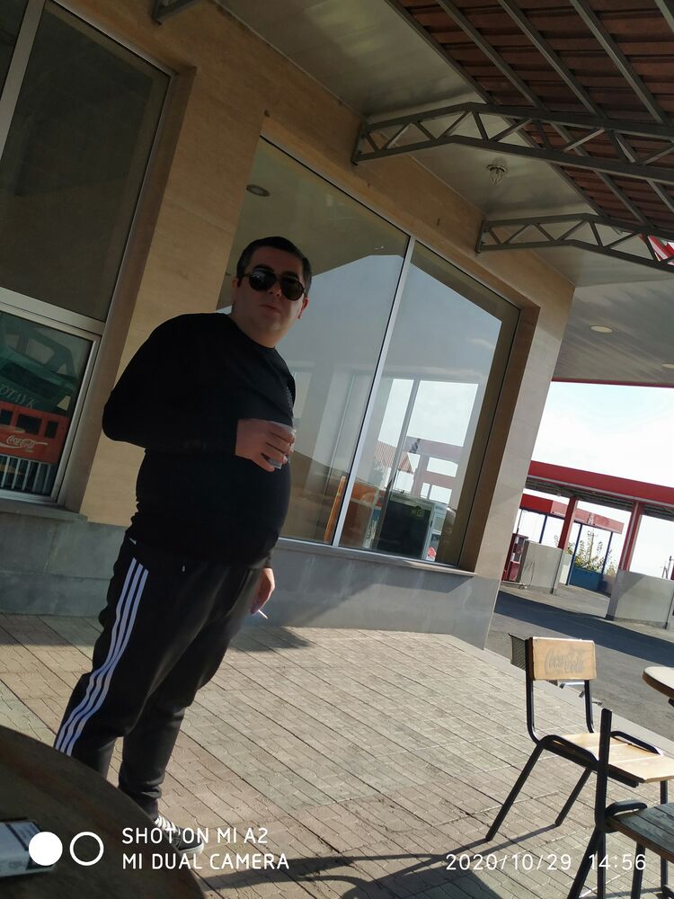  ,   Artur, 41 ,   ,   
