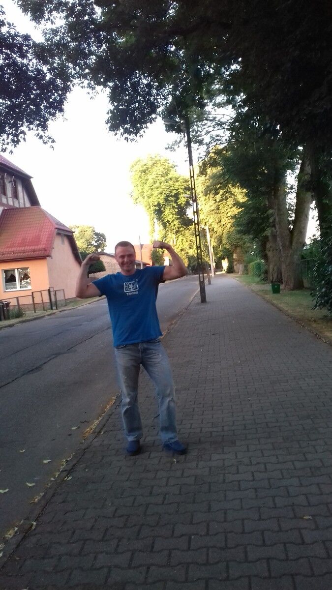  12777365  Andrei, 48 ,    -