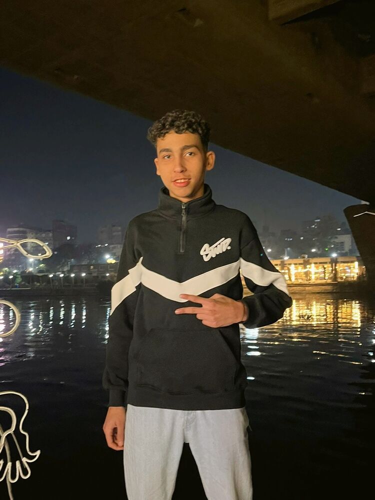  52197635  Abdelrahman, 20 ,    