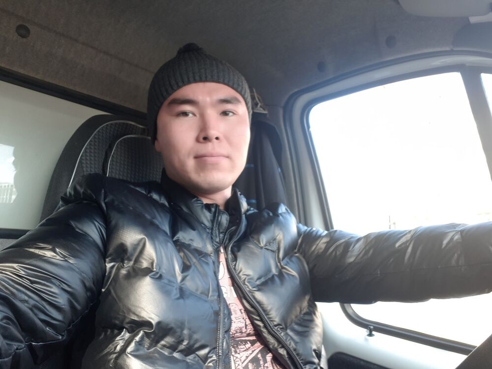  15888705  Olzhas, 34 ,    
