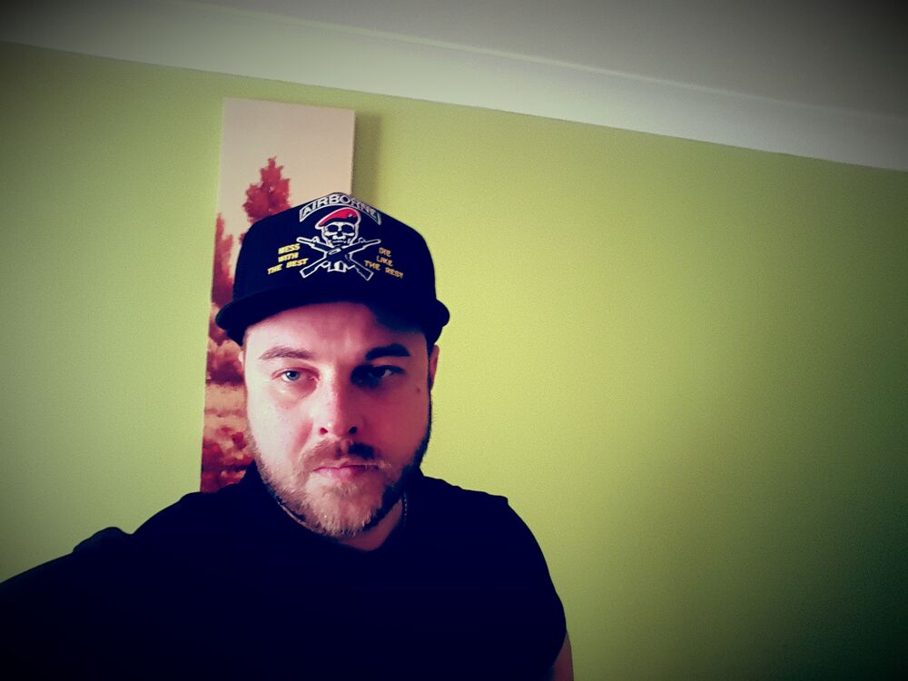  ,   Alex, 42 ,   ,   