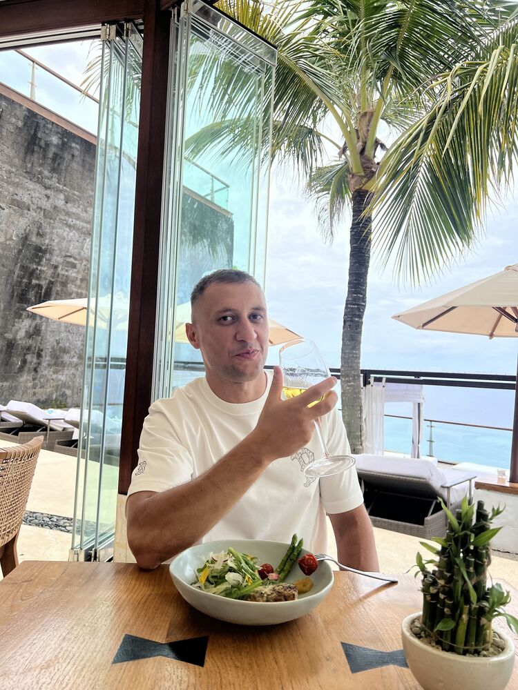  54706705  Tigran, 34 ,    