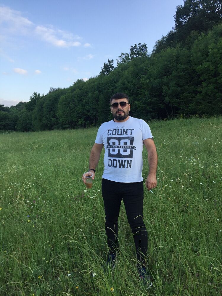  20565075  Arman, 39 ,    