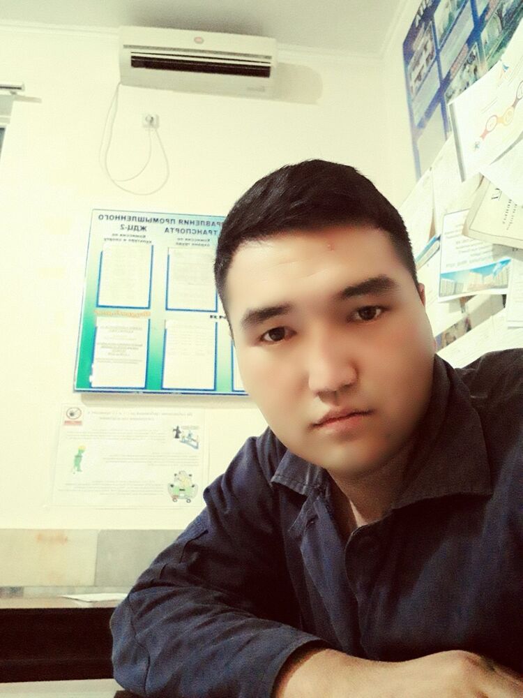  ,   Oybek, 26 ,   