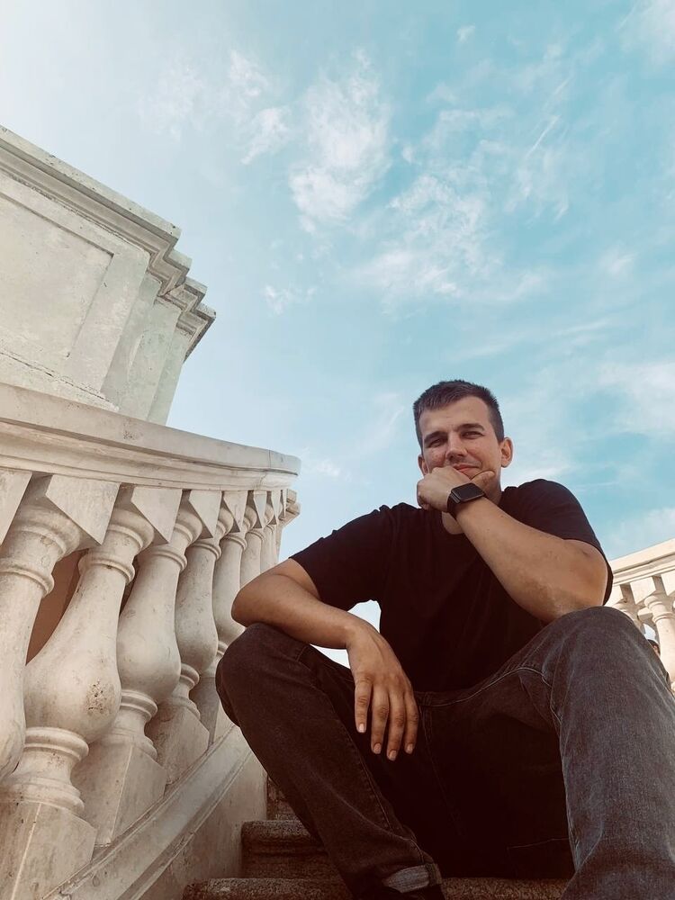  44273515  , 24 ,    -